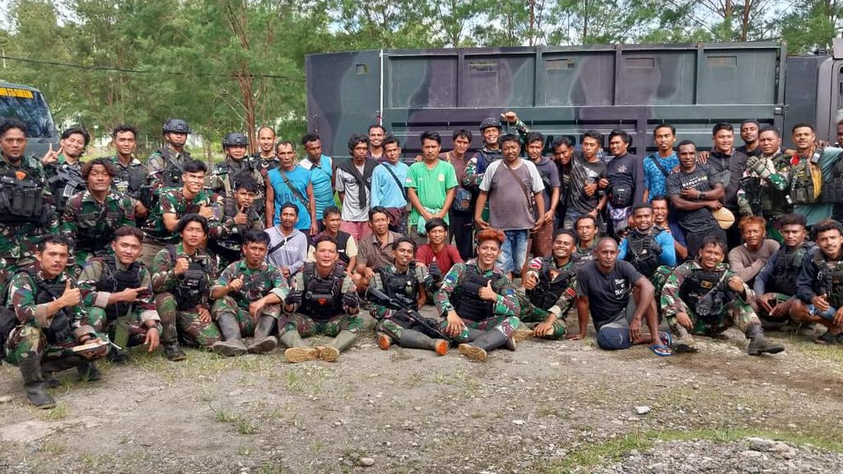 The joint TNI team succeeded in evacuating residents from the KST Papua attack.